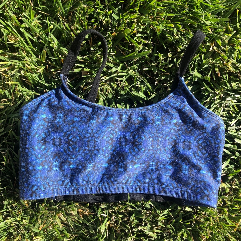 sports bra